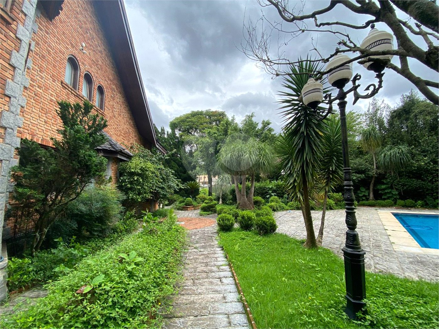Casa à venda ou para alugar com 5 quartos, sendo 3 suítes,  em Fazenda Morumbi, São Paulo, SP