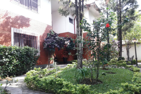 Casa à venda com 5 quartos, sendo 3 suítes, em Butantã, São Paulo, SP