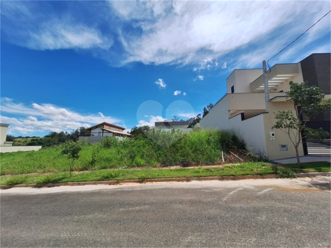 Terreno à venda com 1 suíte em Pinheirinho, Vinhedo, SP