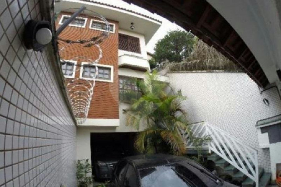 Sobrado à venda com 3 quartos, sendo 1 suíte, em Tremembé, São Paulo, SP