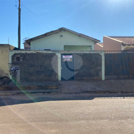 Casa à venda com 2 quartos em Residencial Ponta Porã I, Ponta Porã, MS