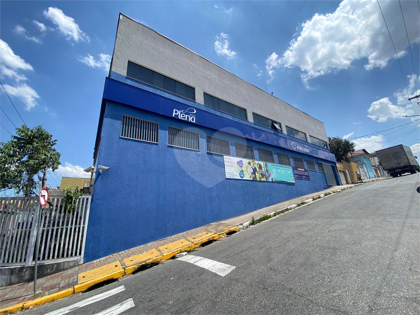 Salão para alugar em Vila Romanópolis, Ferraz de Vasconcelos, SP