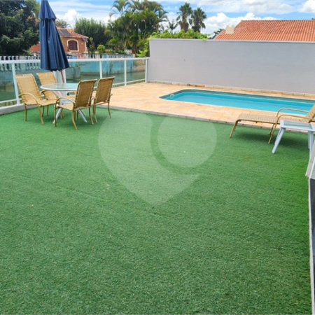 Casa à venda com 4 quartos, sendo 2 suítes, no condomínio Marinas, Bom Jesus dos Perdões - SP