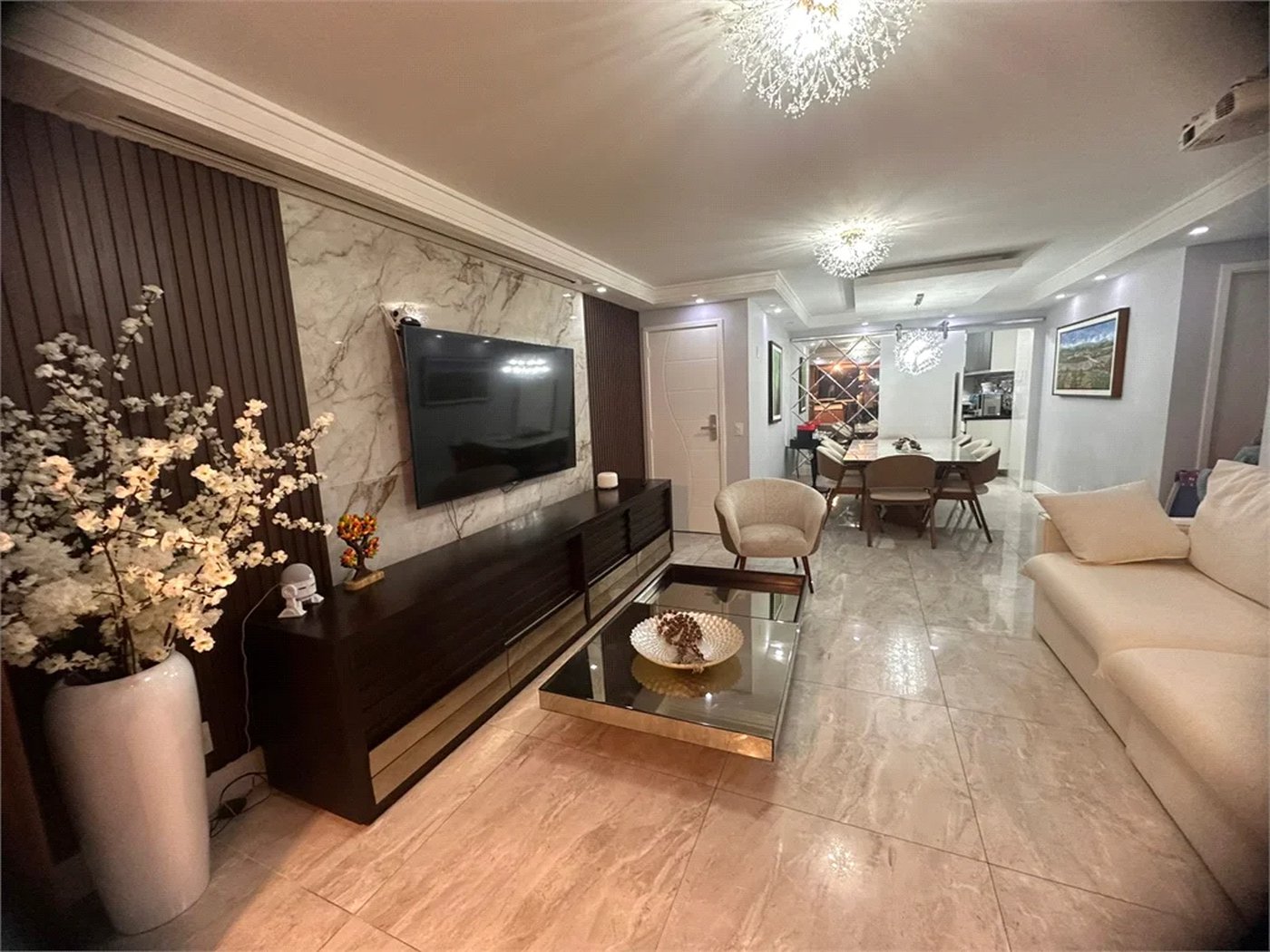 Apartamento à venda com 4 quartos, sendo 3 suítes,  em Paraíso do Morumbi, São Paulo, SP