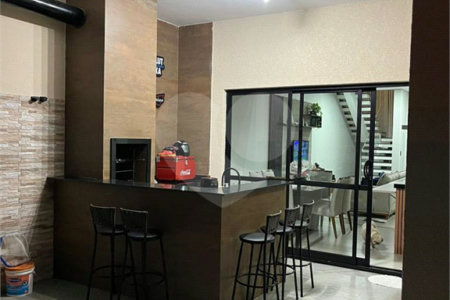 Casa à venda com 3 quartos, sendo 1 suíte, no condomínio Horto Florestal Villagio, Sorocaba - SP