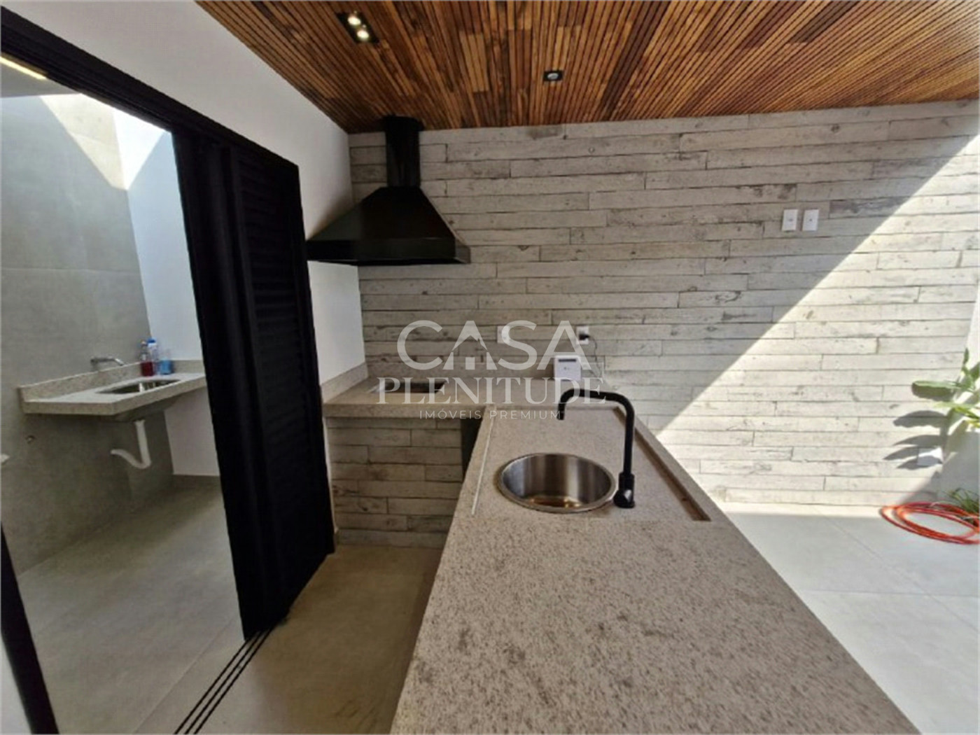 Casa em condomínio à venda com 3 quartos, sendo 1 suíte, em Cajuru do Sul, Sorocaba, SP
