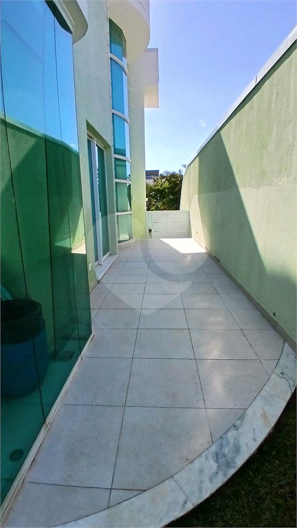 Casa à venda com 3 suítes no condomínio Figueira Garden, Atibaia - SP