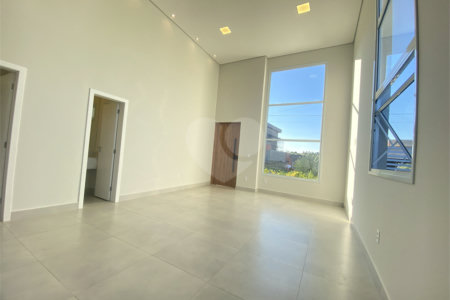 Casa à venda com 3 quartos, sendo 1 suíte, no condomínio Reserva Central Parque, Salto - SP