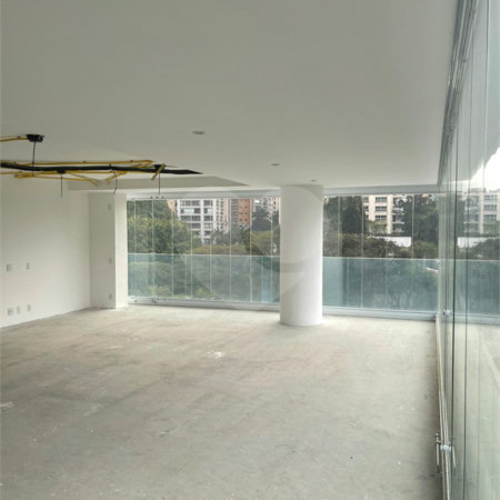 Apartamento à venda com 3 suítes em Moema, São Paulo, SP