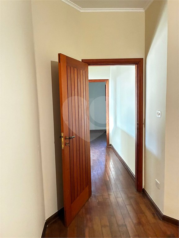 Sobrado para alugar com 4 quartos, sendo 2 suítes,  no Centro, Três Lagoas, MS