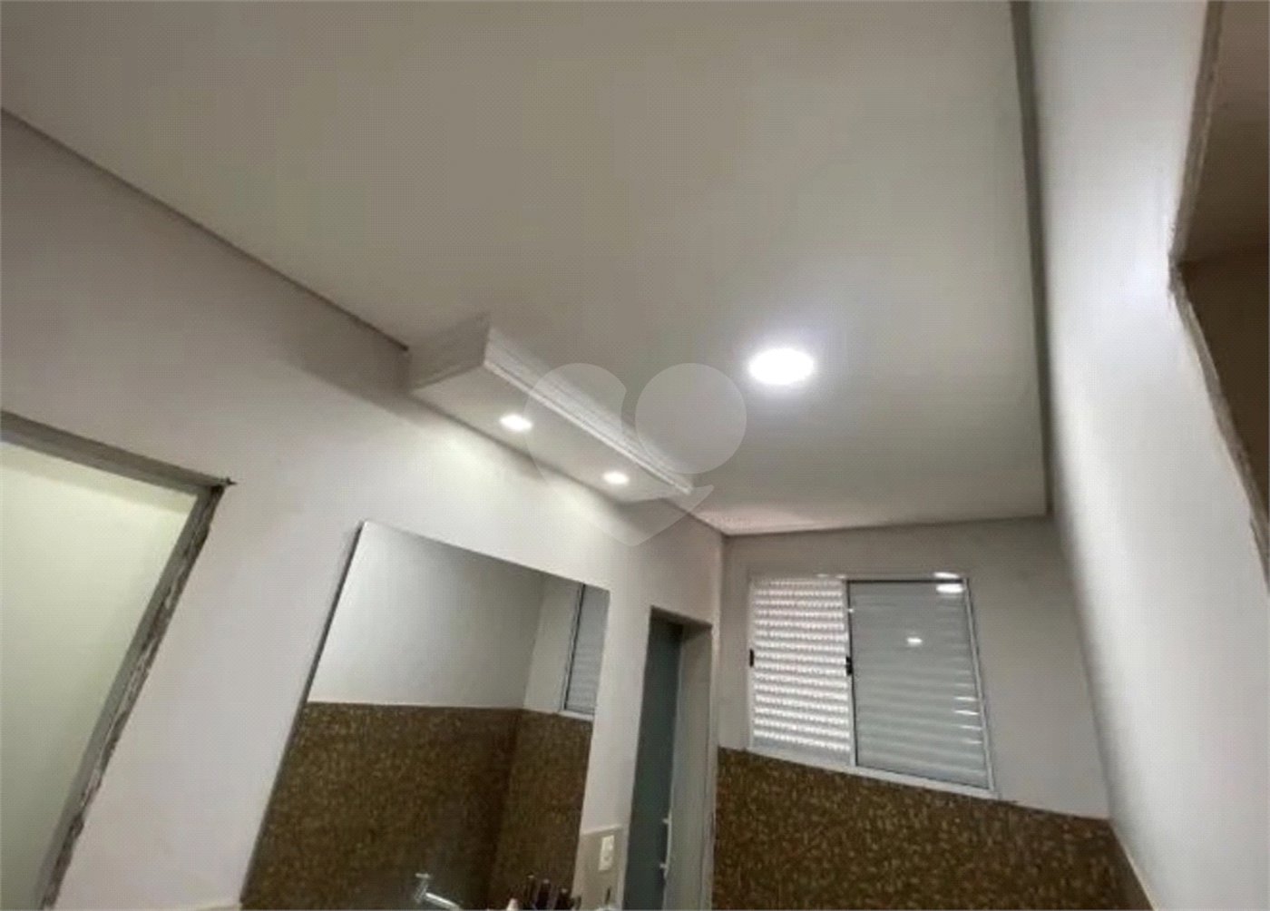 Sobrado à venda com 5 quartos em Santa Maria, Osasco, SP