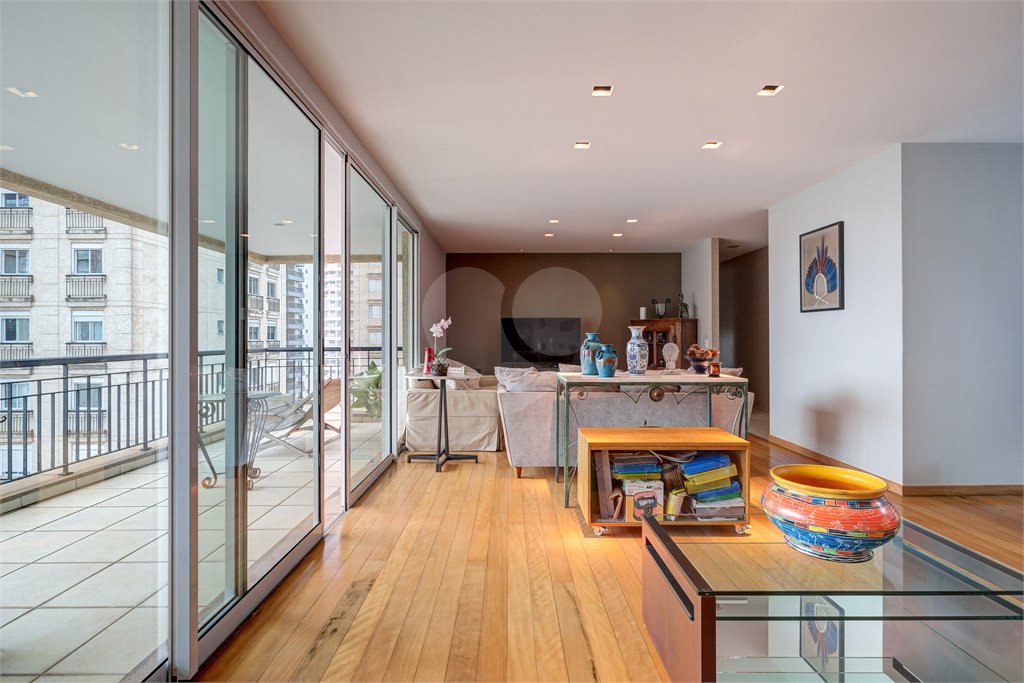 Apartamento à venda com 4 quartos, sendo 3 suítes, em Brooklin, São Paulo, SP