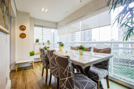 Apartamento à venda com 2 quartos, sendo 1 suíte,  em Jardim das Acácias, São Paulo, SP