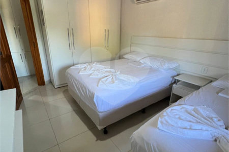 Apartamento à venda com 1 quarto em Taperapuan, Porto Seguro, BA
