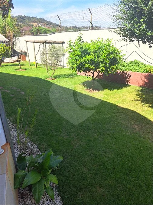 Casa Ampla com 5 Dormitórios, Piscina e Lazer Completo em Terreno de 1.260 m²