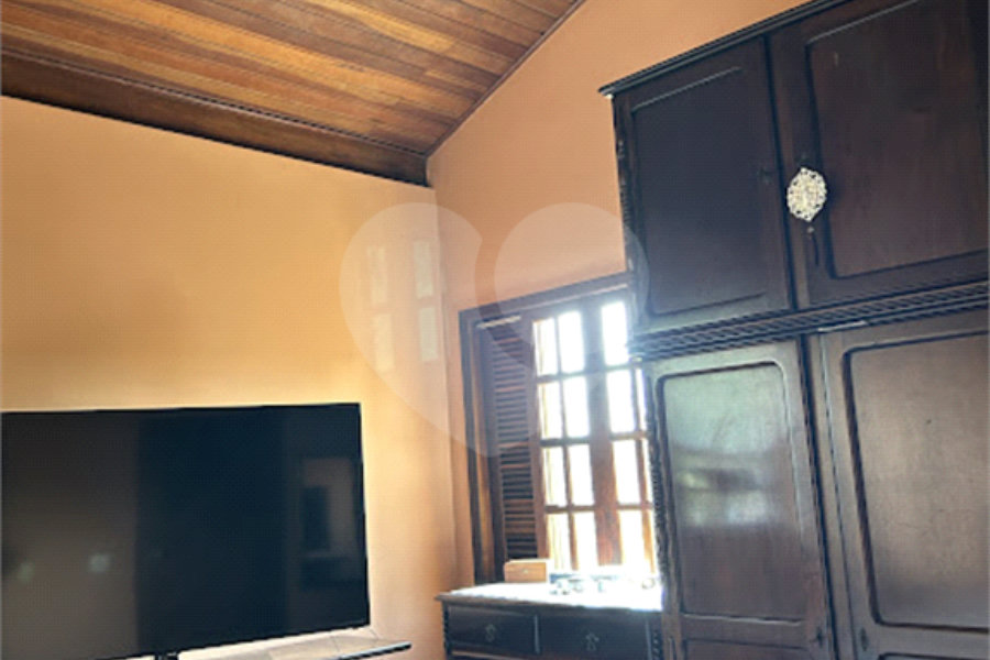 Casa à venda com 3 quartos, sendo 2 suítes, no condomínio Loteamento Haras El Passo, Mairiporã - SP