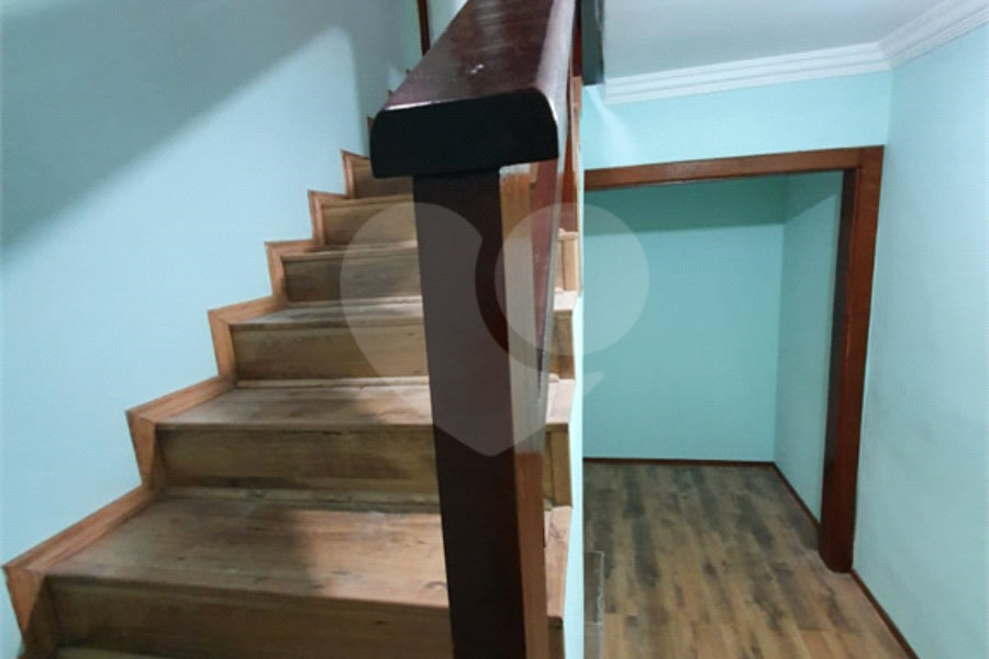 Casa à venda com 3 quartos, sendo 2 suítes, no condomínio Residencial Jardim Lago da Cantareira, Mairiporã - SP