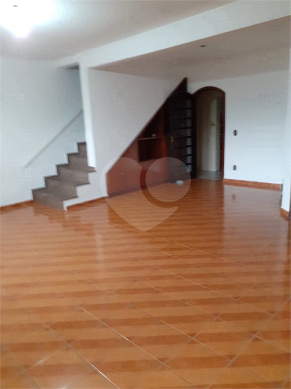 Casa à venda com 3 quartos, sendo 2 suítes, em Parada Inglesa, São Paulo, SP