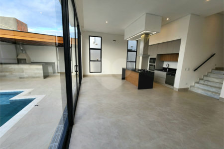 Casa à venda com 3 suítes no condomínio Residencial Central Parque, Salto - SP