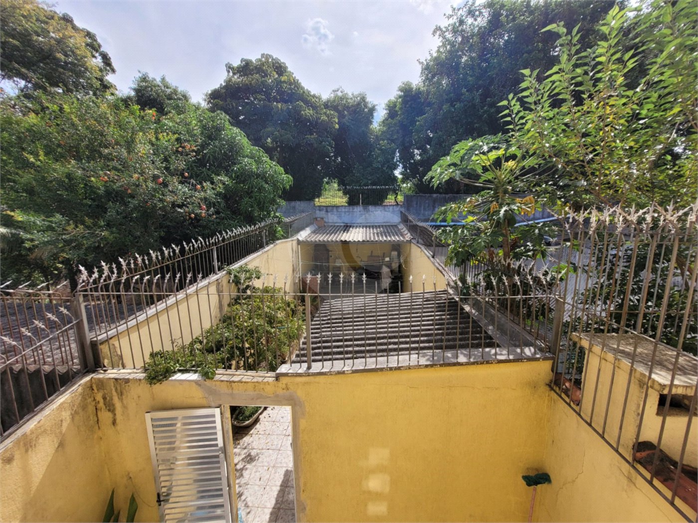 Sobrado à venda com 3 quartos, sendo 1 suíte, em Jardim Líbano, São Paulo, SP