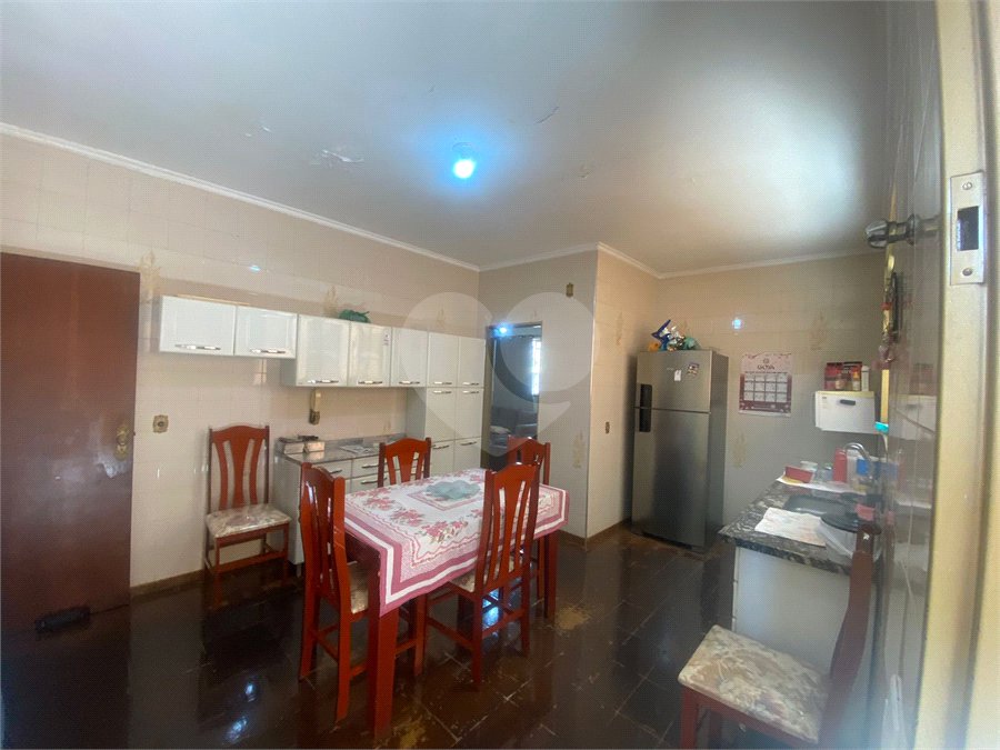 Casa à venda com 4 quartos, sendo 1 suíte, em Campos Elíseos, Ribeirão Preto, SP