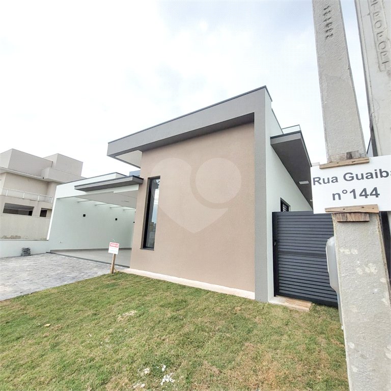 Casa à venda com 3 quartos, sendo 1 suíte, no condomínio Residencial Lagos D Icarai, Salto - SP