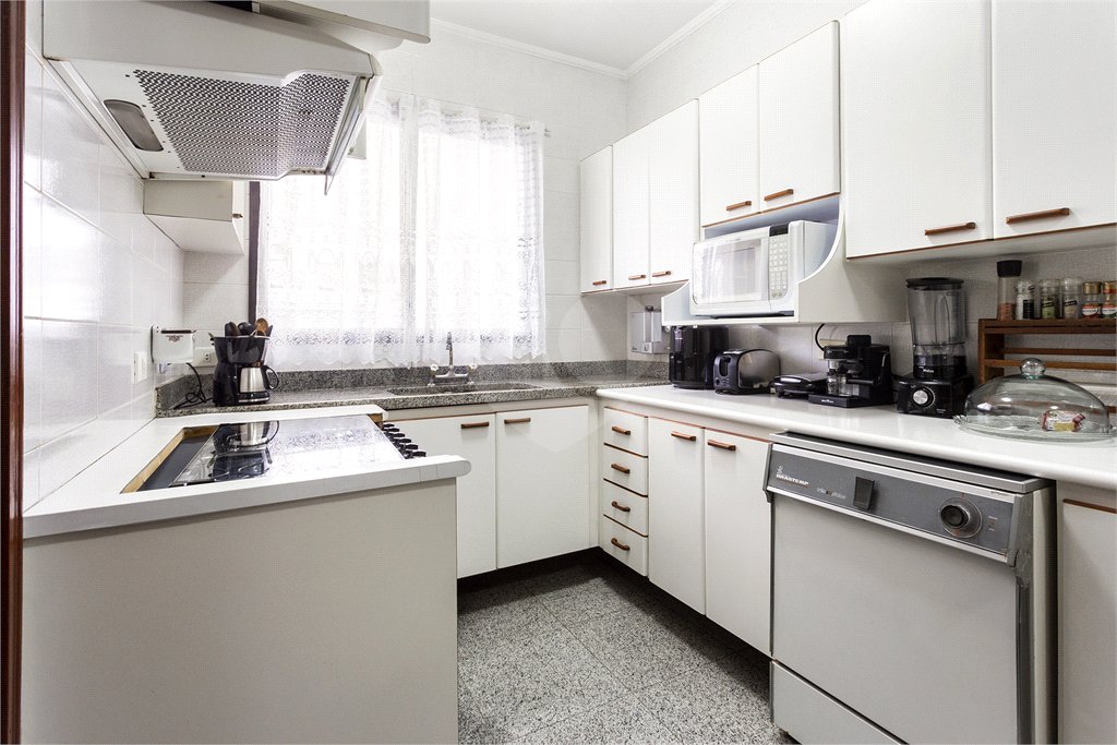 Apartamento à venda com 4 quartos, sendo 3 suítes, em Jardim Prudência, São Paulo, SP