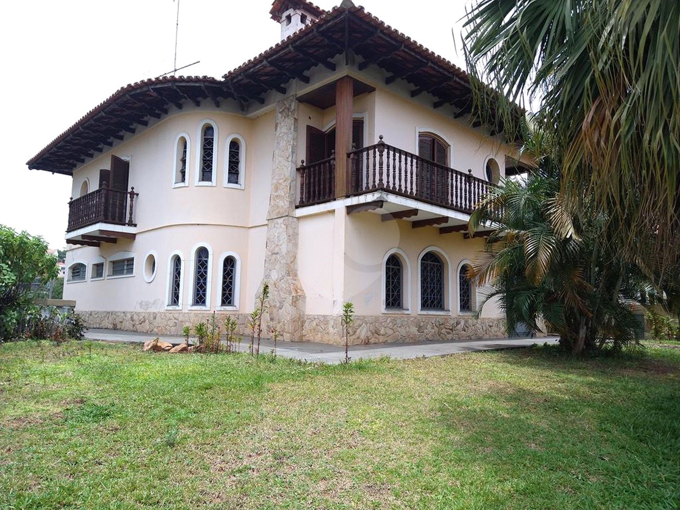 Casa à venda ou para alugar com 4 suítes em Vila Comercial, São Paulo, SP