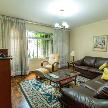 Casa à venda com 3 quartos, sendo 1 suíte, em Chácara Santo Antônio, São Paulo, SP