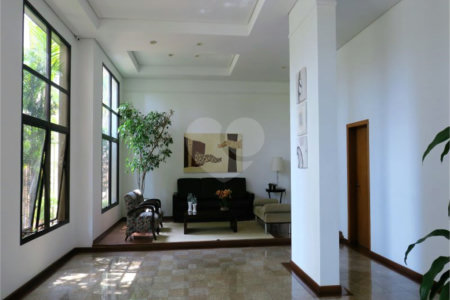 Apartamento à venda com 4 quartos, sendo 3 suítes,  em Jardim Monte Kemel, São Paulo, SP