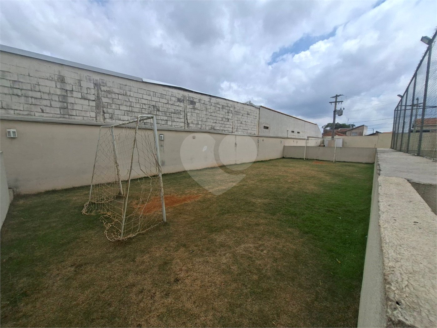 Apartamento à venda ou para alugar com 3 quartos, sendo 1 suíte, em Vila Macia, Itapetininga, SP