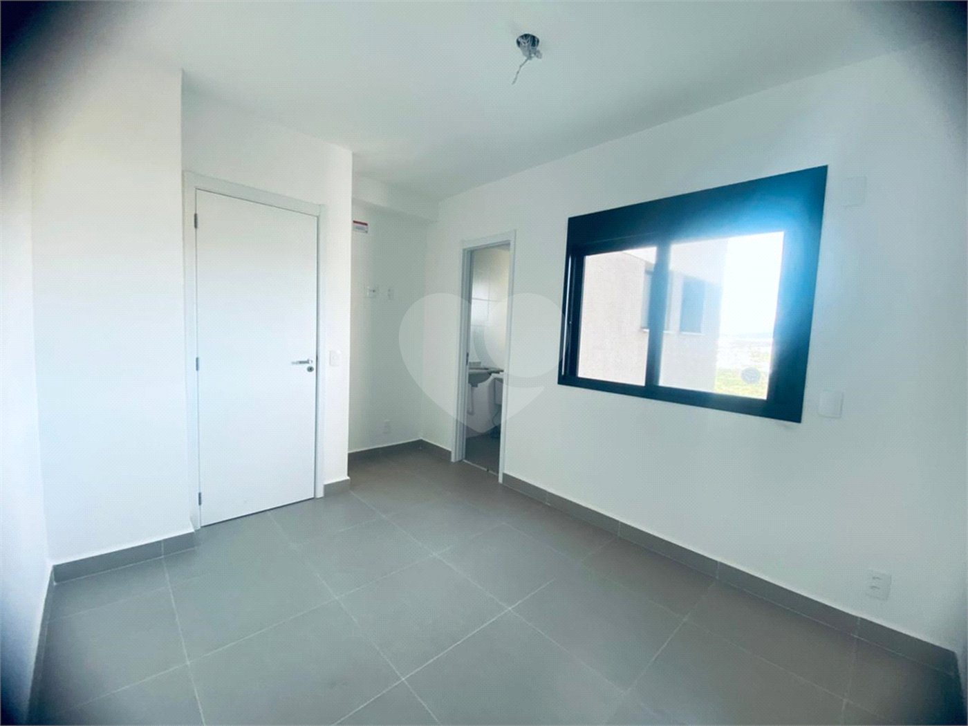 Apartamento para alugar com 3 quartos, sendo 1 suíte, em Jardim Maria José, Votorantim, SP