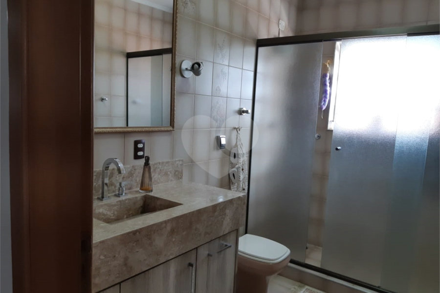 Sobrado à venda com 3 quartos, sendo 1 suíte, em Vila Romero, São Paulo, SP