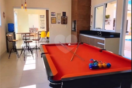 Casa à venda com 4 quartos, sendo 3 suítes, no condomínio Lago da Serra, Araçoiaba da Serra - SP