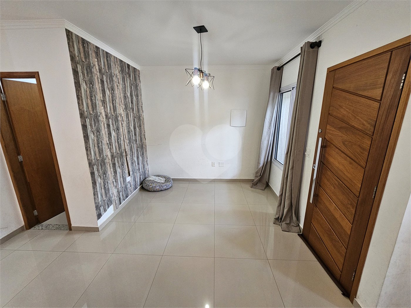 Sobrado à venda com 3 quartos, sendo 1 suíte,  em Vila Nivi, São Paulo, SP