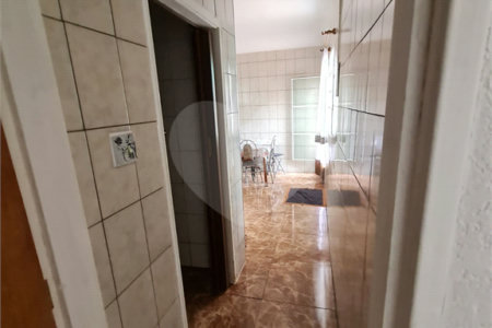 Casa à venda com 6 quartos em Vila dos Remédios, São Paulo, SP