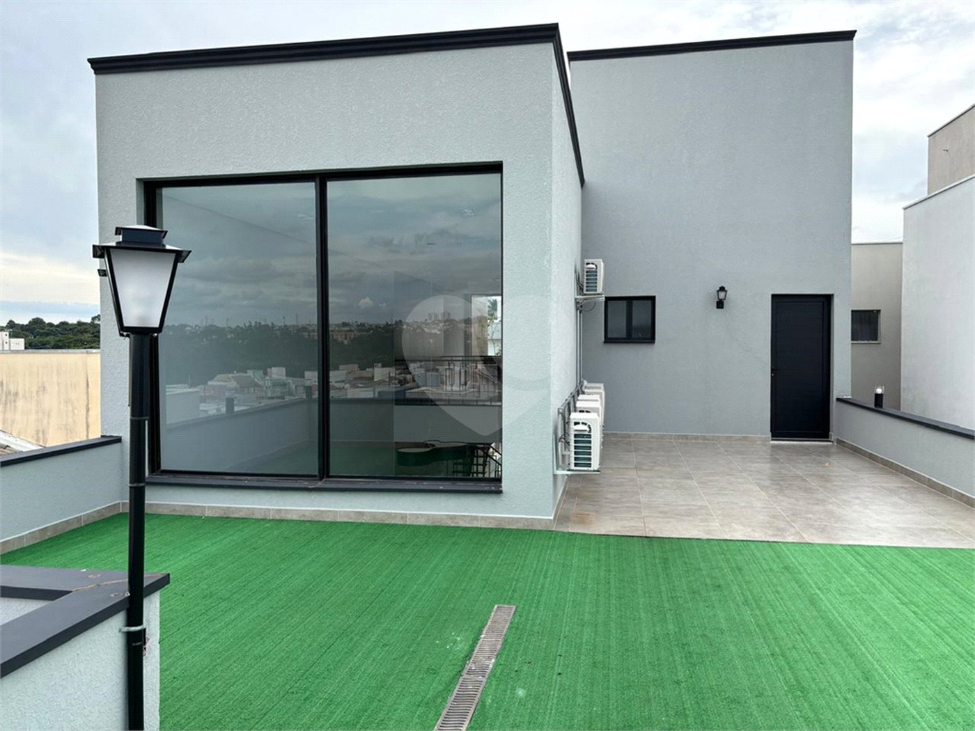 Casa à venda com 4 suítes no condomínio Residencial Costa das Areias, Salto - SP