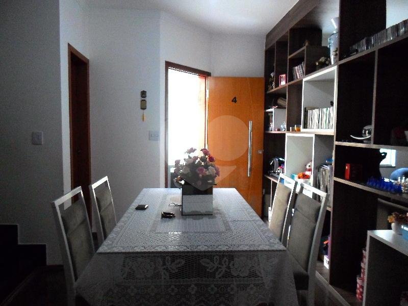 Casa à venda com 3 quartos, sendo 1 suíte,  no condomínio Fernandes, São Paulo - SP