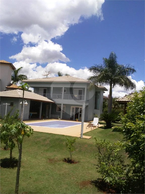 Casa à venda com 3 suítes no condomínio Residencial dos Lagos, Itupeva - SP