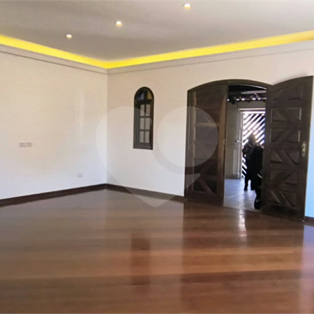 Sobrado à venda com 3 quartos, sendo 2 suítes, em Jardim Ivana, São Paulo, SP