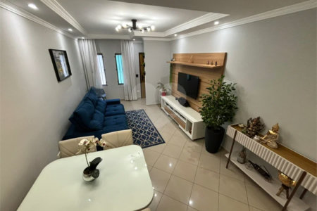 Casa à venda com 3 quartos, sendo 1 suíte, no condomínio Mira Estrela, São Paulo - SP