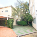 Casa à venda com 4 quartos, sendo 3 suítes, no condomínio Residencial Sans Souci, São Paulo - SP