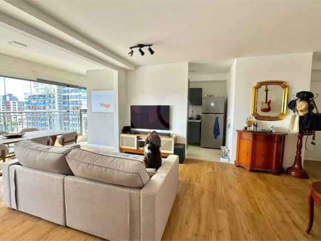 Apartamento à venda com 3 quartos, sendo 2 suítes,  em Chácara Santo Antônio, São Paulo, SP