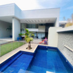 Casa à venda com 4 quartos, sendo 3 suítes, no condomínio Marc Ferez, Rio de Janeiro - RJ