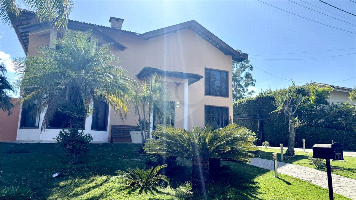 Casa à venda com 4 suítes no condomínio Parque Village Castelo, Itu - SP