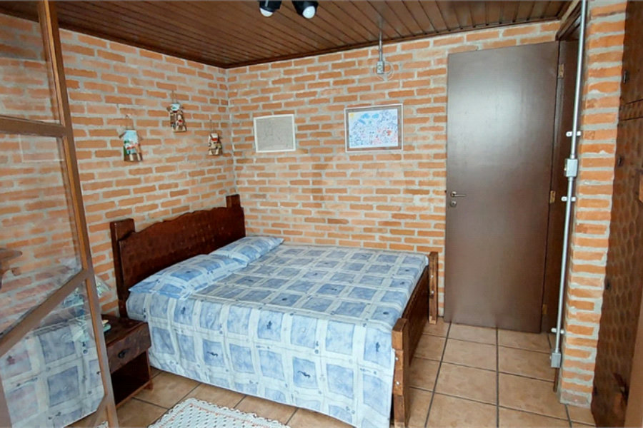 Casa à venda com 3 quartos, sendo 2 suítes, no condomínio Alpes de Caieiras, Caieiras - SP