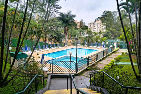 Casa à venda com 3 quartos, sendo 1 suíte, no condomínio Vila Panamericana, São Paulo - SP