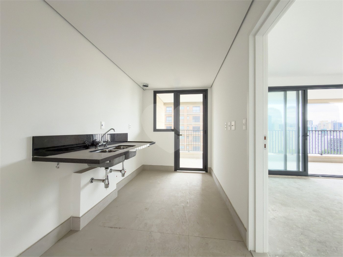 Apartamento à venda com 3 suítes em Vila Nova Conceição, São Paulo, SP