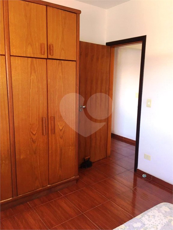 Casa à venda com 3 quartos, sendo 1 suíte, no condomínio Coelho III, São Paulo - SP