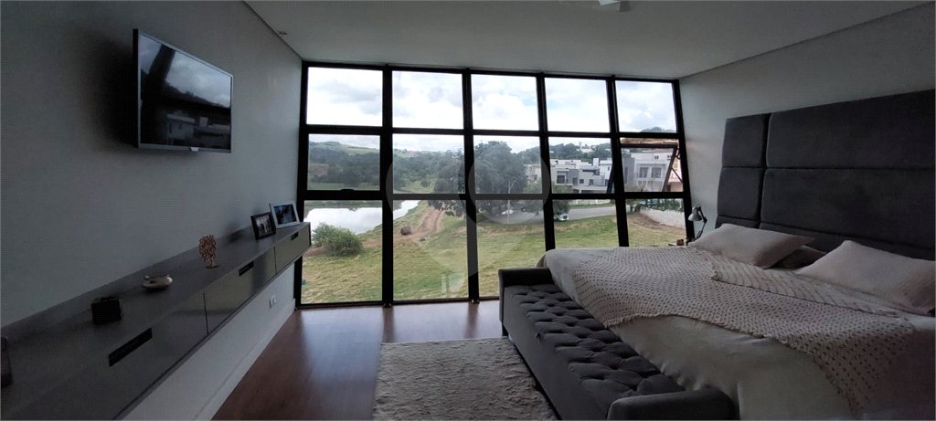 Casa à venda ou para alugar com 4 suítes no condomínio Figueira Garden, Atibaia - SP